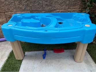 Step 2 kids water table