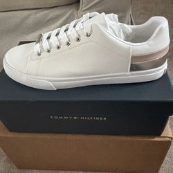 New  Women Tommy Hilfiger Shoes Size 10