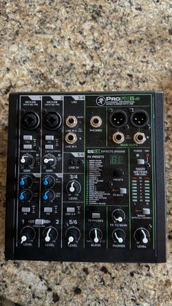 Mackie  Mixer