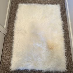 White Fluffy Rug - Small Stain 