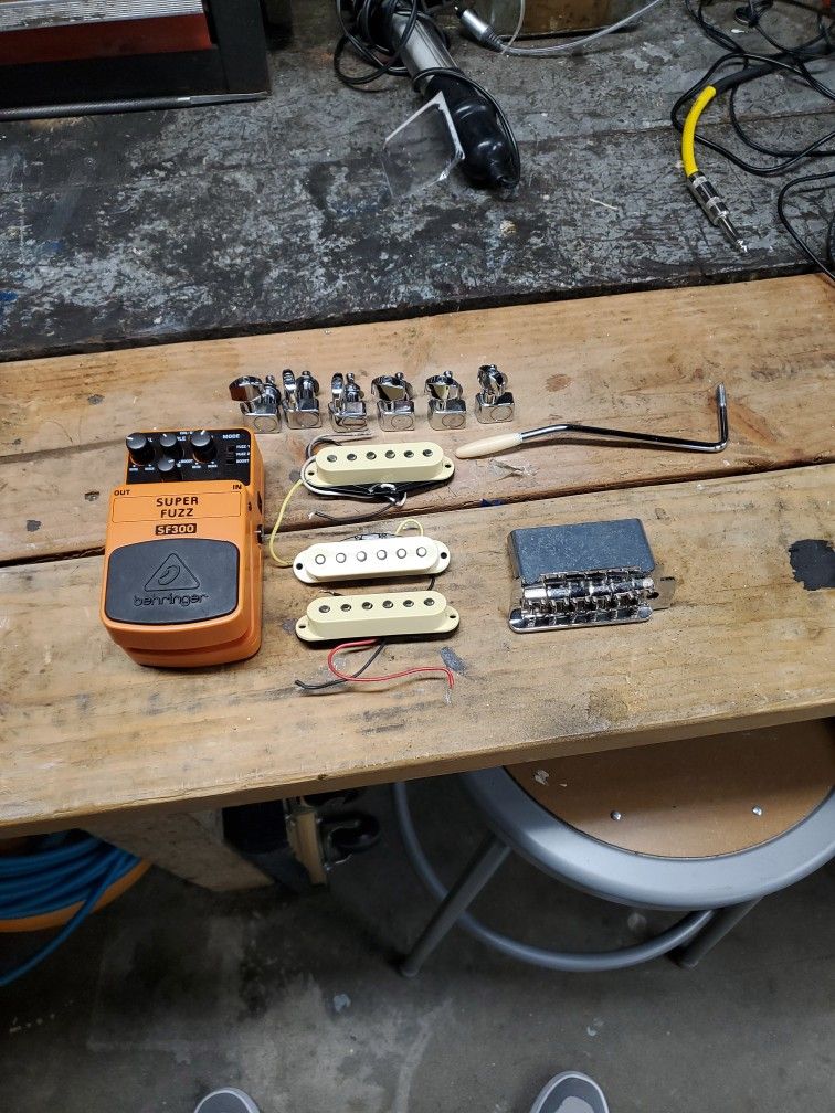 Fender Stratocaster Player Series Parts An Super Fuzz Pedal 