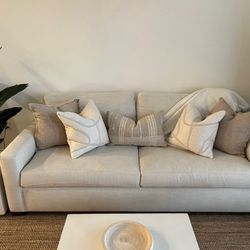 Magnolia Home Walden ll 89” Sofa ( Living Spaces) 