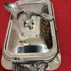 Godinger Silver Plated 3 Qt Grape Oblong Casserole With Serving Spoon And Lid ( New)