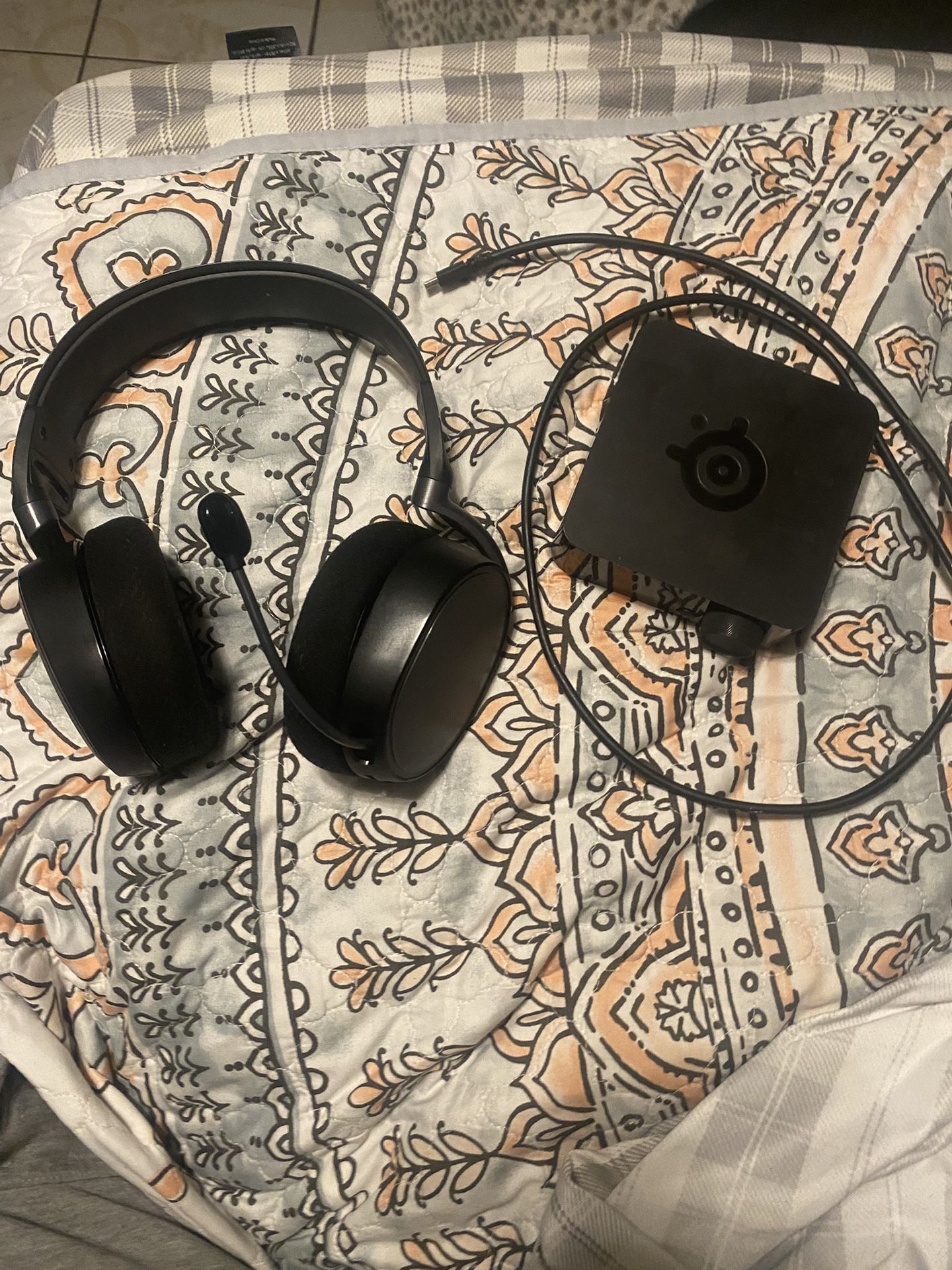 steelseries headset w/ microphone