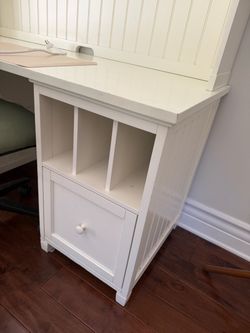 White Wood Desk with Hutch and Storage