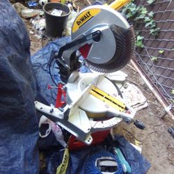 DeWalt Compound Miter Saw
