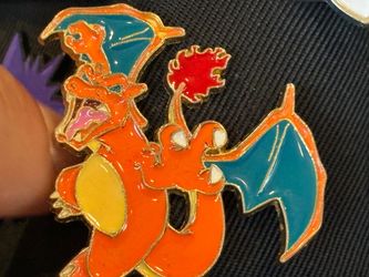 Pokémon Charizard pin