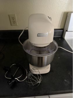Dash stand mixer