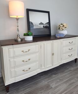 Elegant Solid Wood Dresser/ Buffet/Media Console /Entryway.