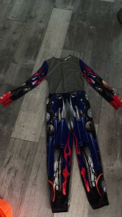 Free transformers costume ages 4,5,6