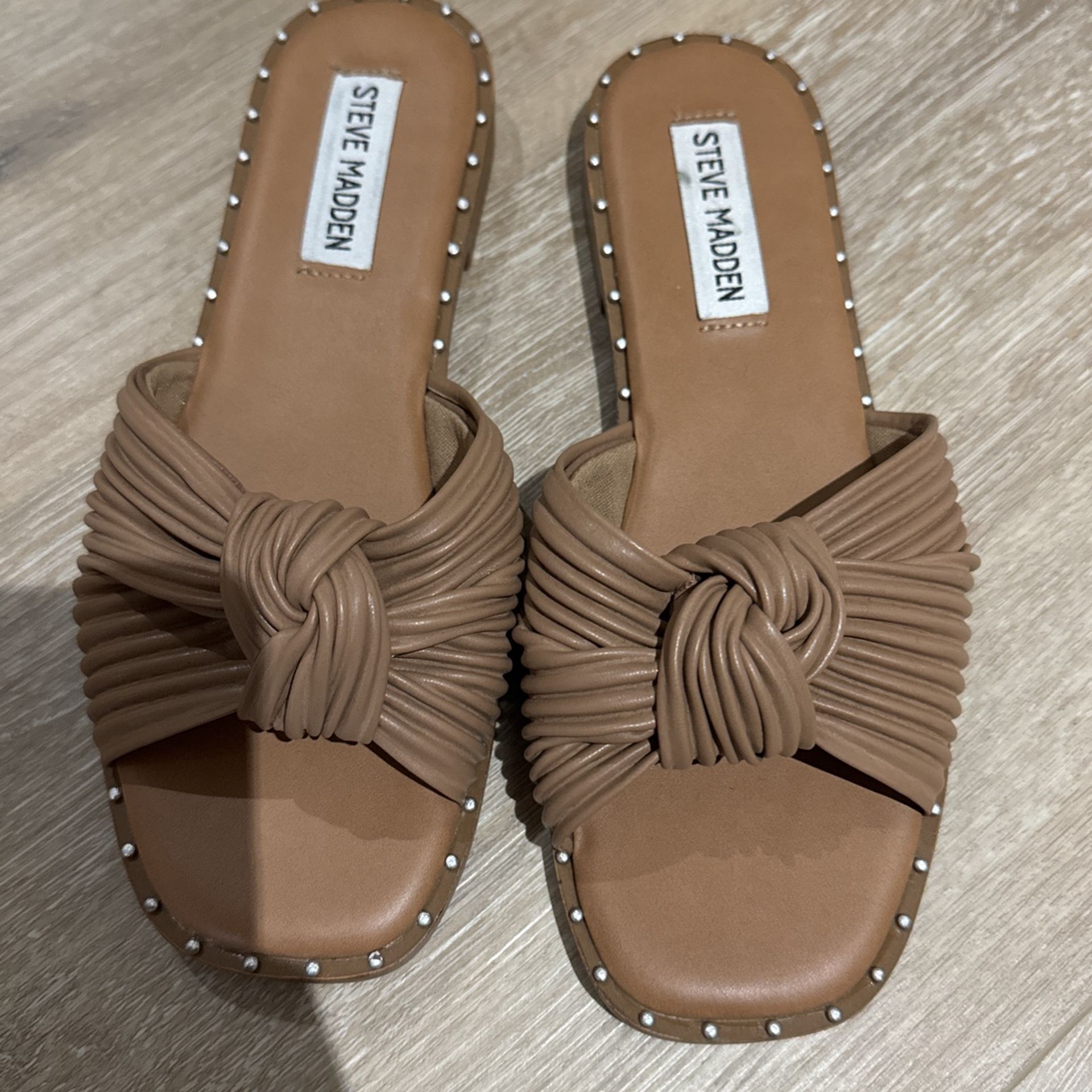 5.5 Steve Madden Sandals