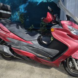 SUZUKI BURGMAN 400.