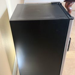 Mini fridge