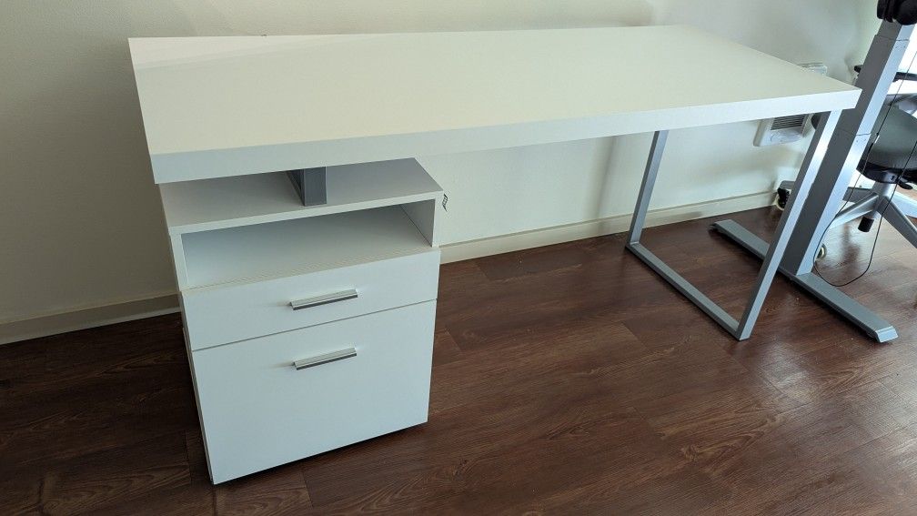 White Desk 