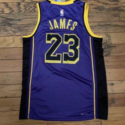 LeBron James Lakers Purple Jersey Large