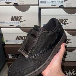 Travis Scott Velvet Brown 