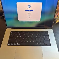 MacBook Pro 16” M5 Pro 24GB 1TB - Like New