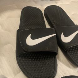 Mens Nike Slides Size 10