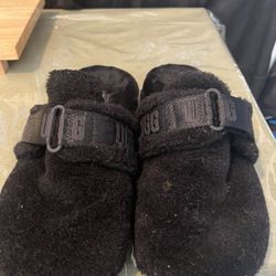 UGG SLIPPER SLIDES