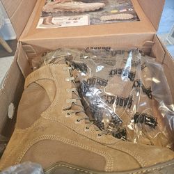 Military Boots Brand New Size 7W