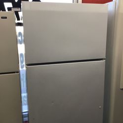 GE 18 Cu Ft Top And Bottom Fridge. 1 year Warranty 
