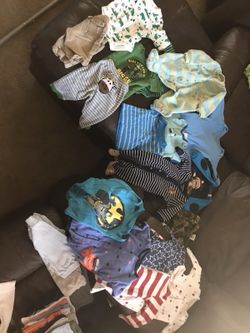 0-3 month clothes a lot of long sleeve sleepers