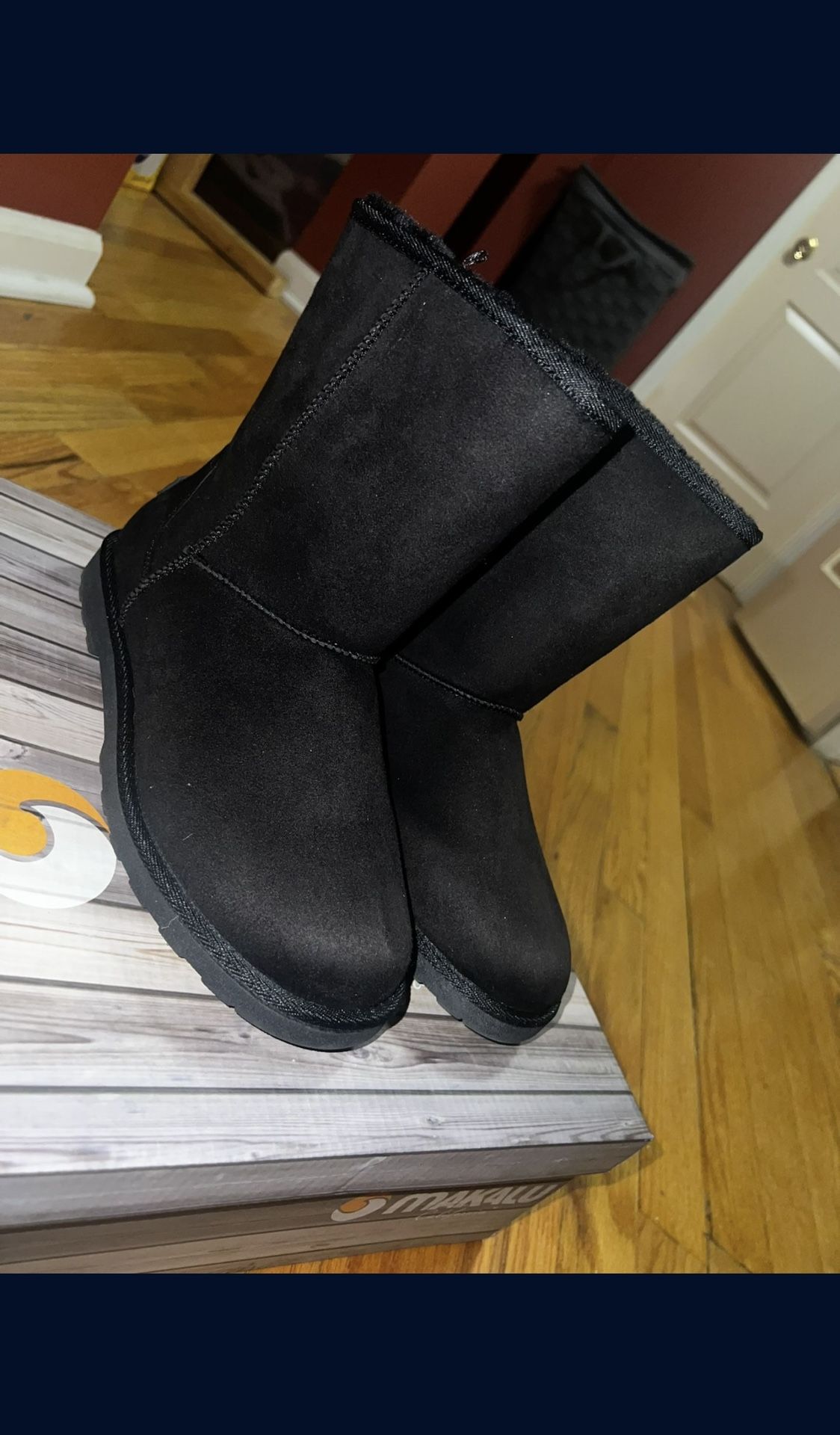 Makalu Boots 👢 🤩$20 Each