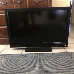 38 inch Visio television