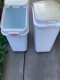 Rubbermaid Ingredient bin (Negotiable)