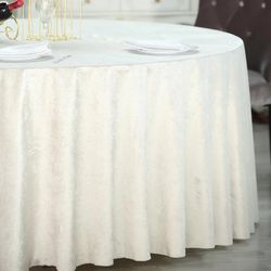 Rent only- Ivory velvet round tablecloth/ table covers. $9.99