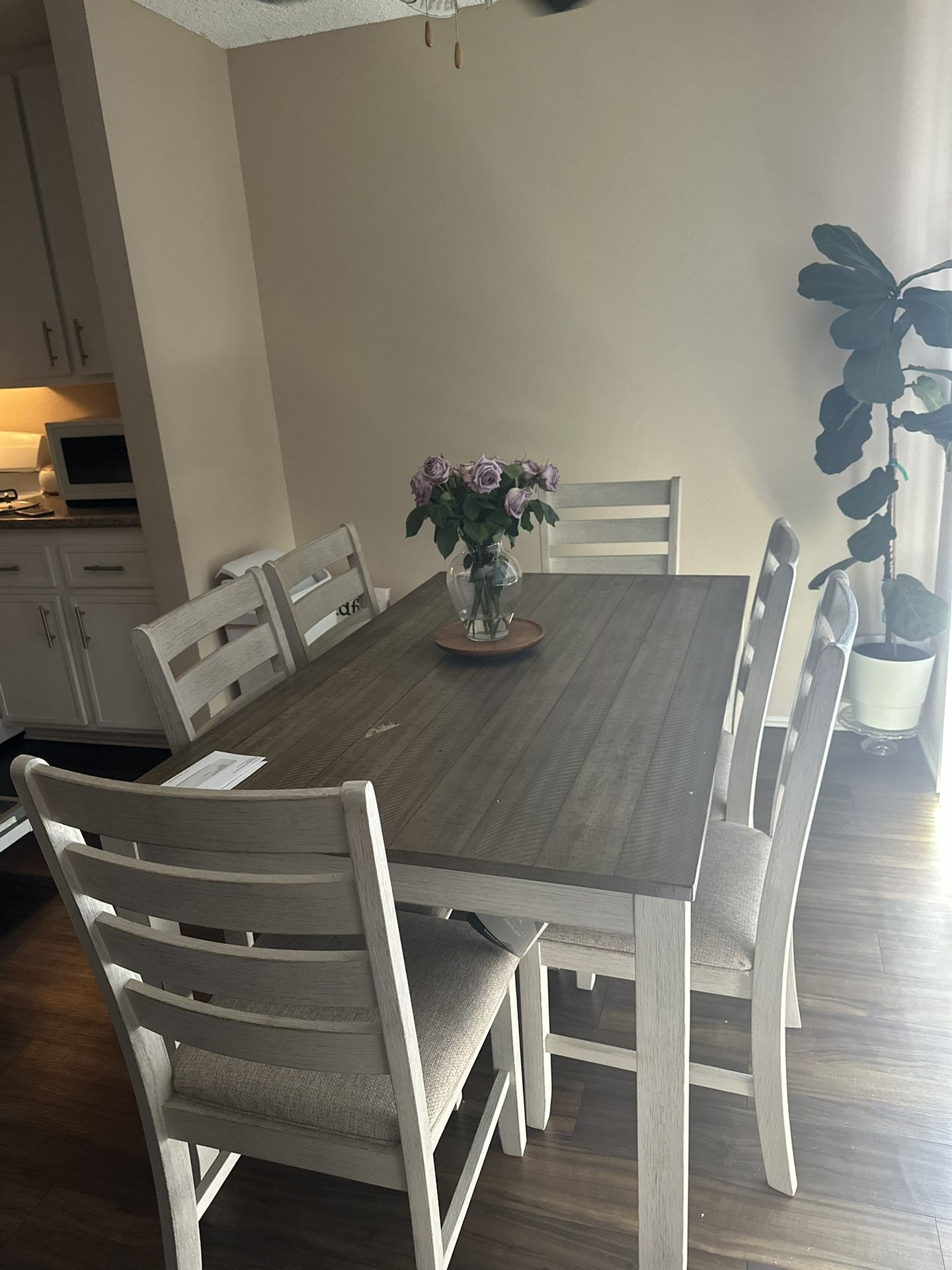 Kitchen Dinning Table With Only 2chairs