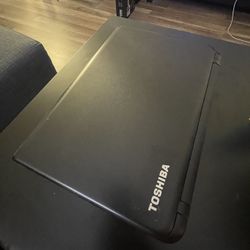 Toshiba PC Laptop AMD A8, 8gb Ram