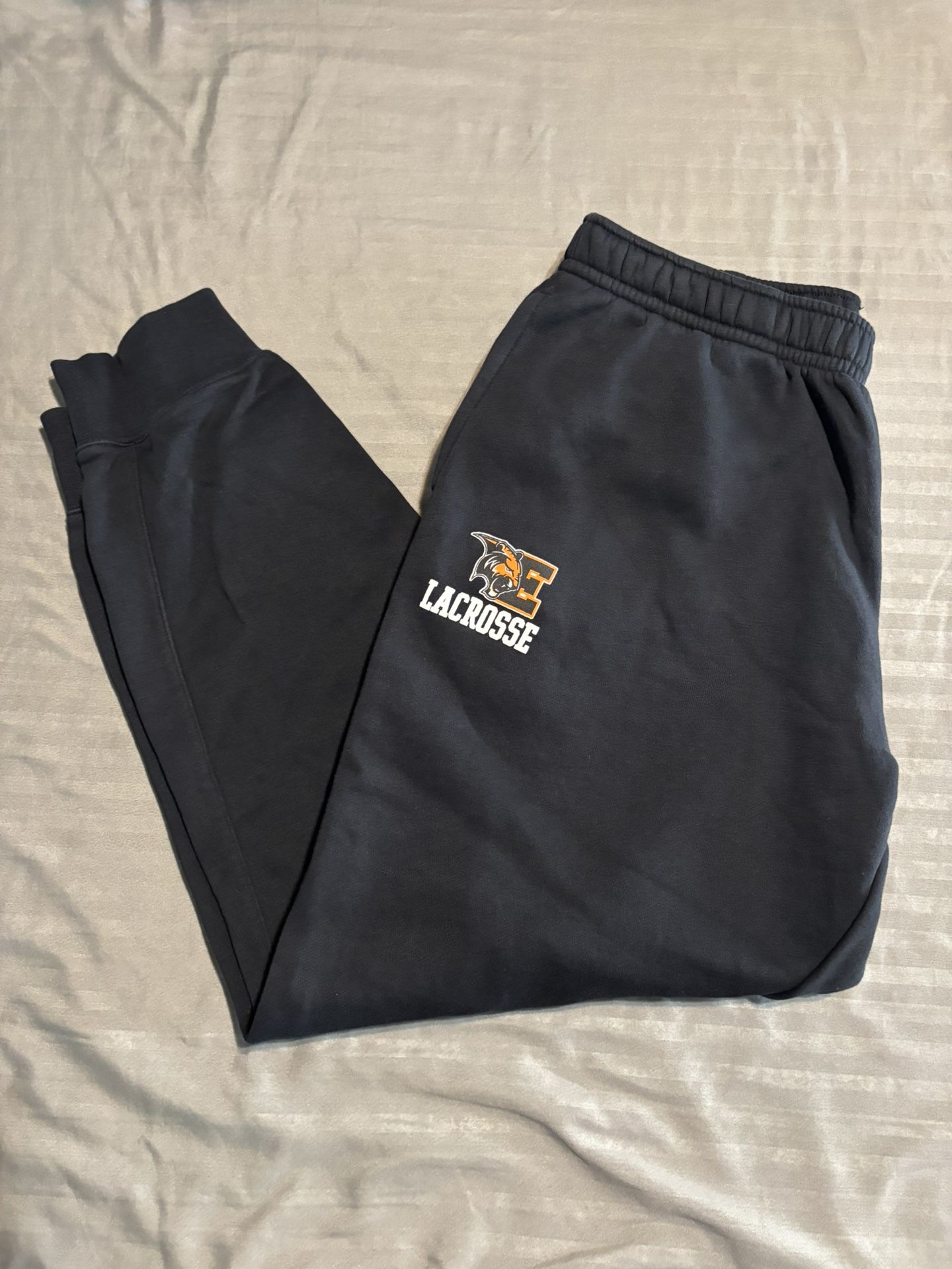 Nike men’s Joggers  Gym pants size XL 