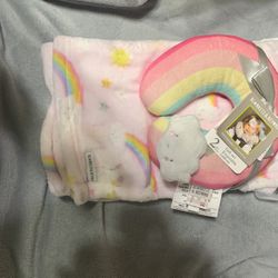 Blanket And Head Rest 