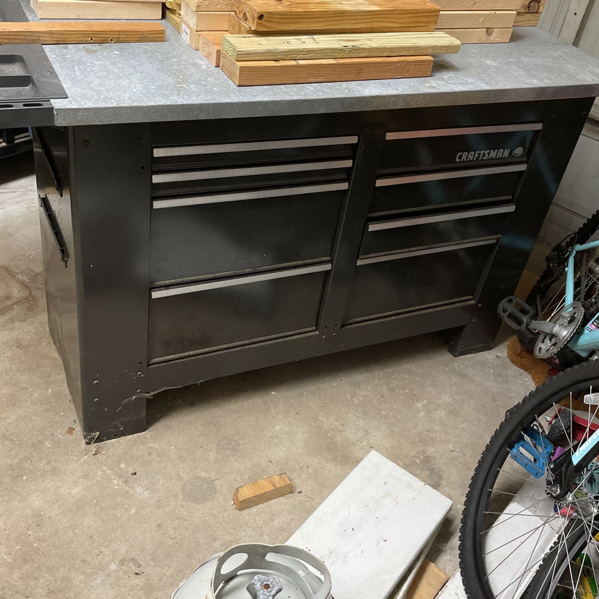 CRAFTSMAN 8 DRAWER WORK BENCH