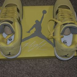 Jordan 4 Yellow 10.5