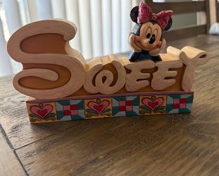 Jim Shore Disney Minnie Mouse Sweet Figurine