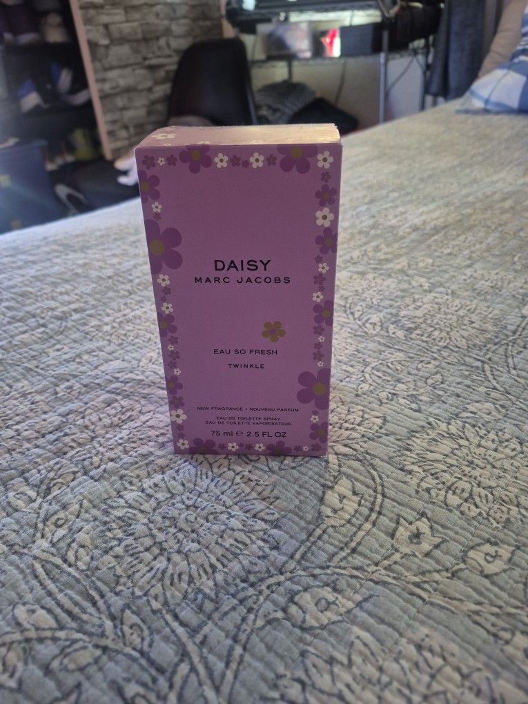 Marc Jacobs DAISY