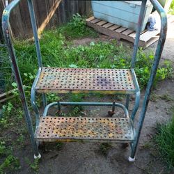 Rolling Steps. With Brakes, When Stepped On