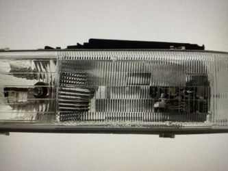 Driver Side Headlight Assembly 1999-2002 Chevrolet Silverado Halogen