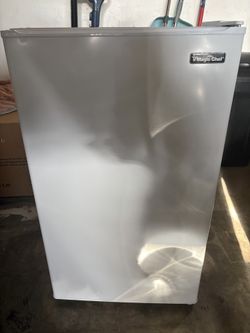 Magic Chef White Mini Fridge