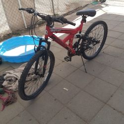 Red Mountain Bike 