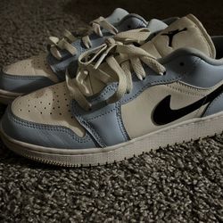  Air Jordan 1 Low GS 'Ice Blue'