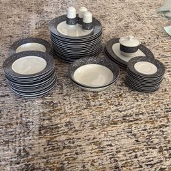 Chris Madden Chine Plates