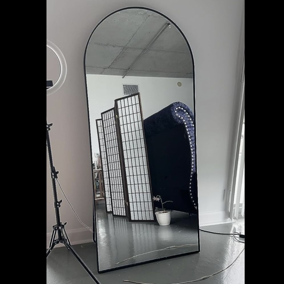 Black Arch Mirror
