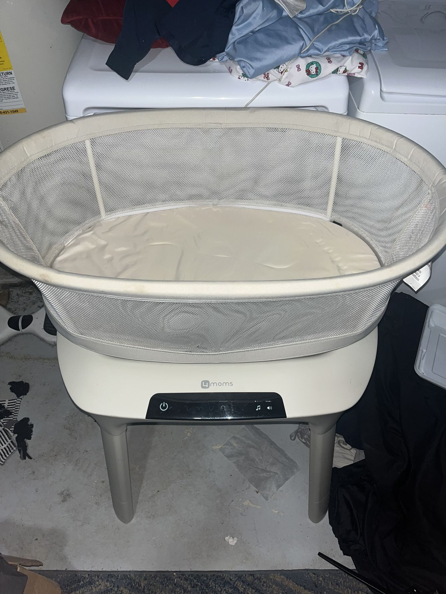 4 Moms Bassinet