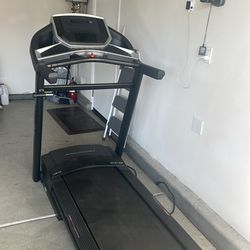Pro-form treadmill in new condition