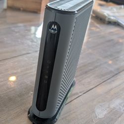 Motorola Mb8611 Docsis 3.1 Cable Modem with 2.5g Ethernet, Approved for Comcast Xfinity Gigabit 