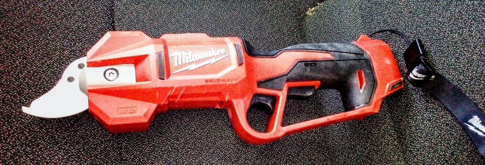 Milwaukee M12 12v Pruning Shears 