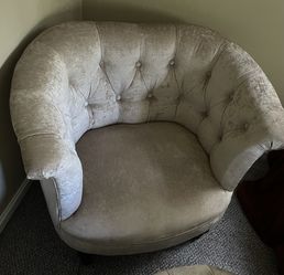 Pier One Chair / Ottoman
